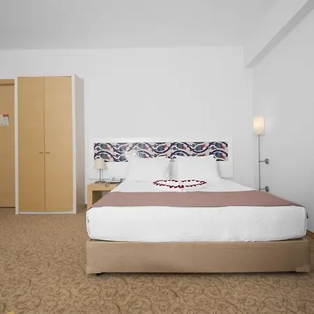 Ninova Thermal & 酒店