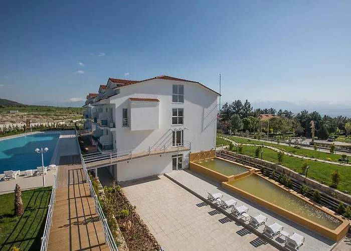 Ninova Thermal & Hotel