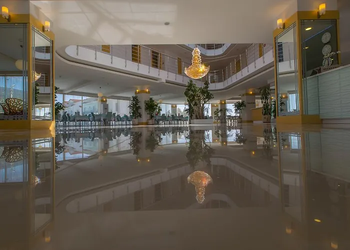 Ninova Thermal & Hotel 4*