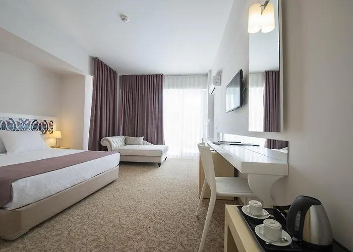 Ninova Thermal & Hotel 4*